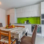 Two-bedroom In Μεντουλίν
