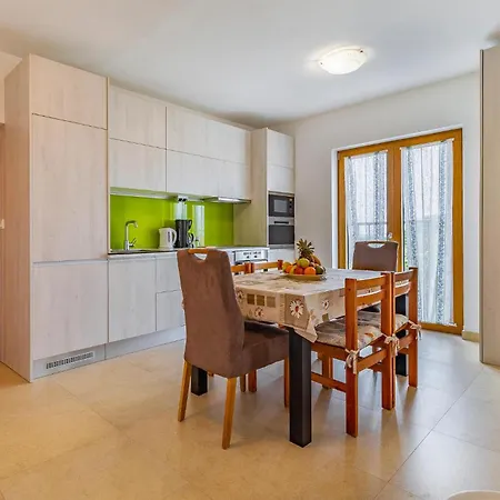 Two-bedroom In Appartement Medulin